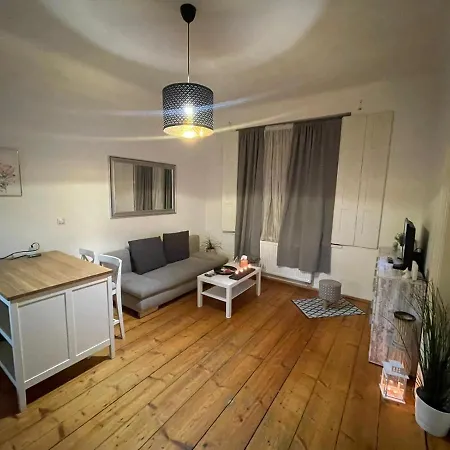 Apt Near Centrum *